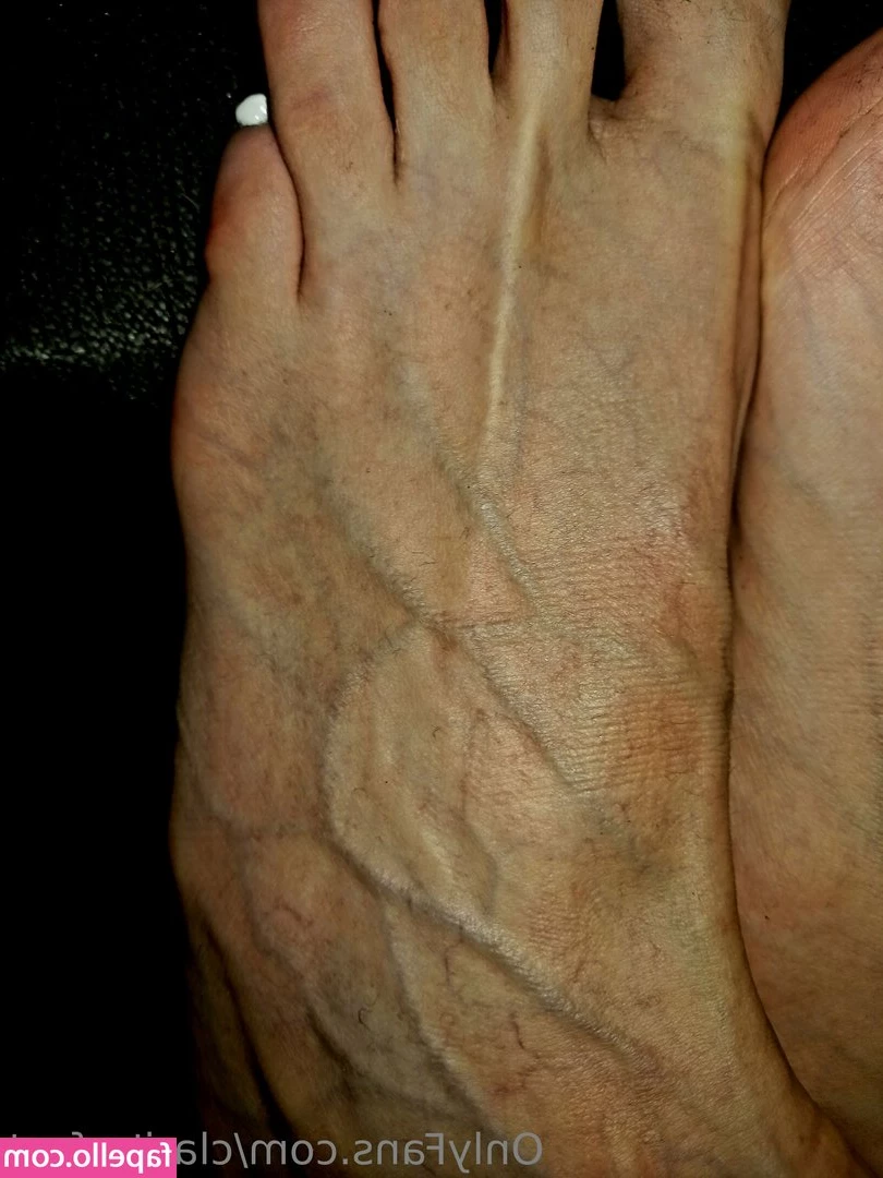 clarita.feet [ clarita-feet ] - My tits make you so weak. On your knees beta boys...