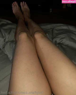 clarita.feet [ clarita-feet ] - Wanna see the hole video  Check your dm baby