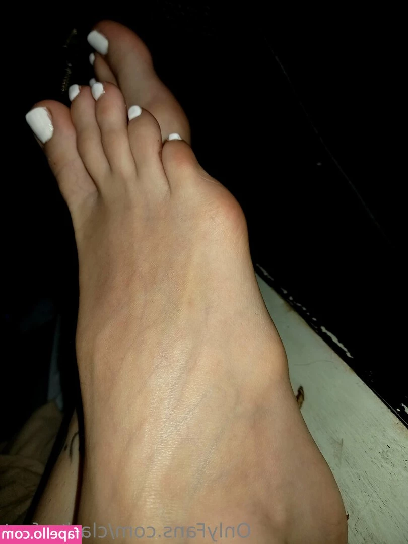 clarita.feet [ clarita-feet ] - Well  after what seemed like forever  I finally got my replacement ID