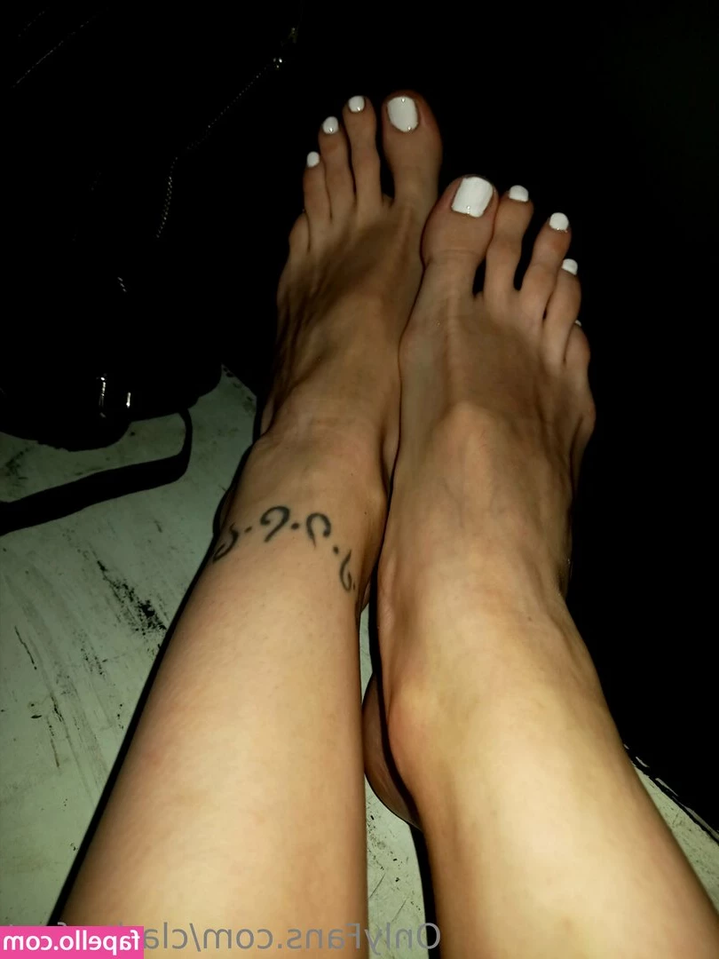 clarita.feet [ clarita-feet ] - i am cute