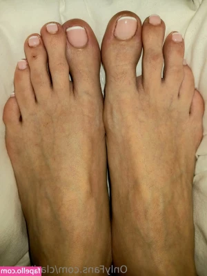 clarita.feet [ clarita-feet ] - Mucha navidad jajaja