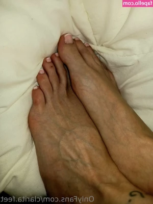 clarita.feet [ clarita-feet ] - Who likes fishnet