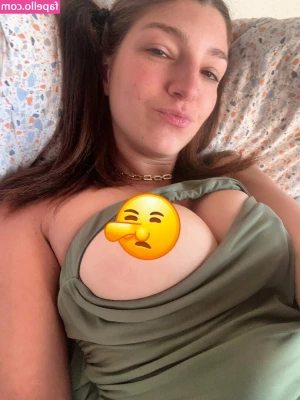 aambrixx - A lil wake and bake… now who wants next?