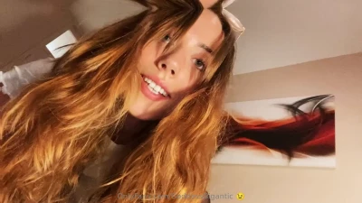 goddessgigantic [ goddessgigantic-1 ] - Who like it when I pull my panties to the side