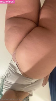 strawbees - Some snow, some jerking, some cum. Happy Friday!