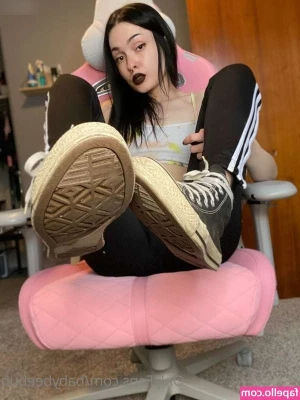 babybeebub - Would you use your tongue or fingers first?🥵