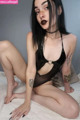 babybeebub - Apparently it's all about butt stuff right now 🍑  The end is my