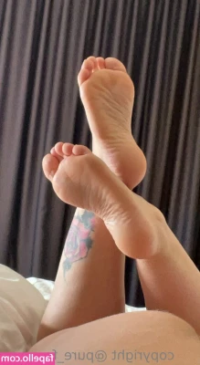 pure_femdom [ pure-femdom ] - Hi