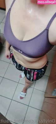 foot_vault [ foot-vault ] - Undress me at my chocolate factory for a…SQUIRT SHOW COUNTDOWN