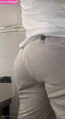 ryancarterfree - Kiss it   lick   rub it   Mm mm how would u say good night to this