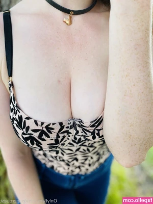 gingerquest - Good Morning! Unlock for a sexy Titty Tuesday surprise. 😘💋