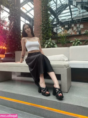 Flirtykitty_ [ flirtykitty ] - Send me a message so I can send you the naked version of this 👅😈