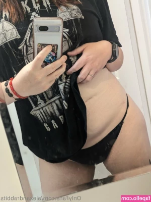alexandrabbits - 🔞👀CHE COSA ABBIAMO COMBINATO IO E LA MIA AMICA ELENA?👀🔞  