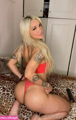 dafnecute69 - After a good workout  you can also rest   First you give your best 