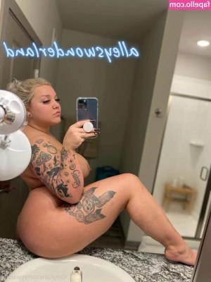 peachtv - Did someone say boobs