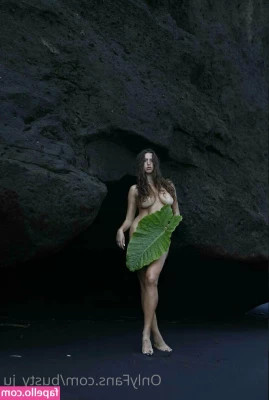 busty_ju [ busty-ju ] - I'm sorry, I didn't mean to distract you 😏