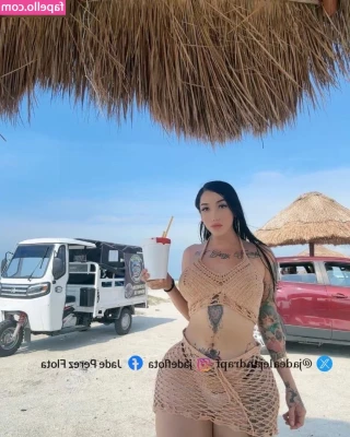 Jade Flota [ jade-flota ] - How does this angle look