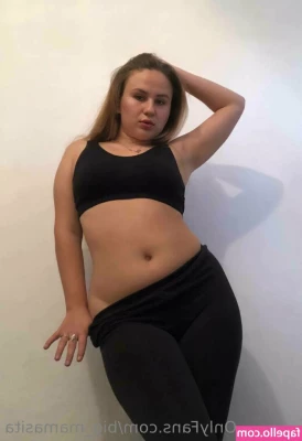 sticky_donut [ sticky-donut ] - I post everyday come see what you be missing. 🥰😘😘