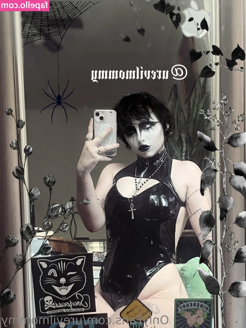 urevilmommy - 原來以前直播過的影片會被only fans 保存