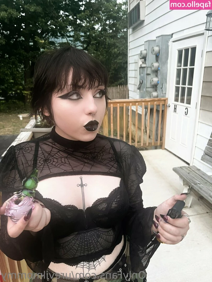 urevilmommy - Who doesn t love some booty