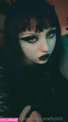 urevilmommy - A beach 🏝 collection of nudes 👻👻