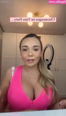Julesboringlife - Come beg me to smell my stinky smelly feet