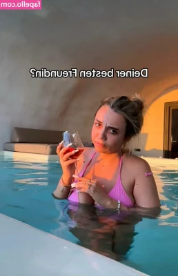 Julesboringlife - Missing my cute tanlines 🥺👉👈 Cant wait for summer 🌸