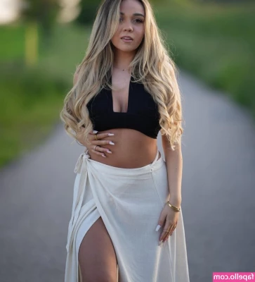 Julesboringlife - Black Ass Barbie gets with Monsoline on this one and shows how good
