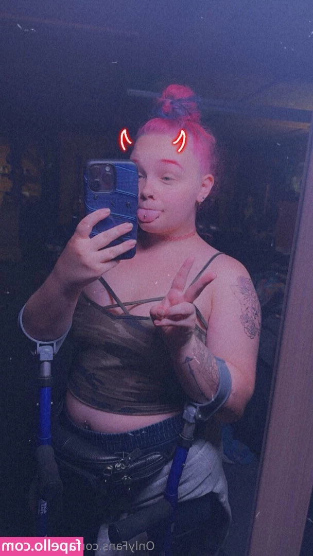 LustyCyborg [ lustycyborg-1 ] - Cold weather, cozy pussy💕 Can I warm you?💧
