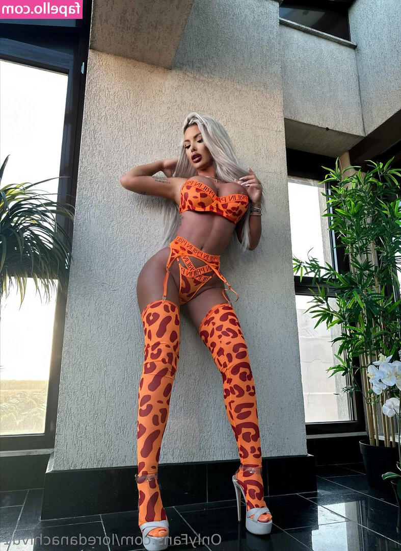 Loredana Chivu [ loredana-chivu ] - Do I make you horny babe? ✨