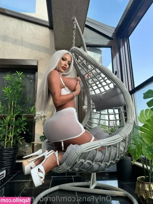 Loredana Chivu [ loredana-chivu ] - I want you to cum all over my big ass 💦