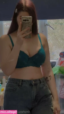 aevxxxum - Ay un video de regalo para ustedes   vayan a WhatsApp por el