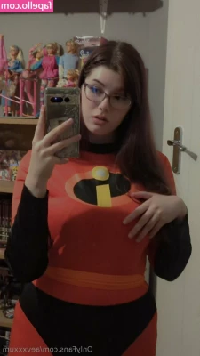 aevxxxum - Just me bouncing around  I m beyond sad right meow  I went live