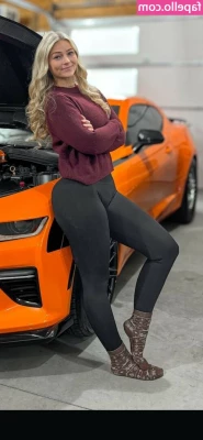 Britney Automotive [ britney-automotive ] - about to get completely naked for you in the messages 🤫🤫
