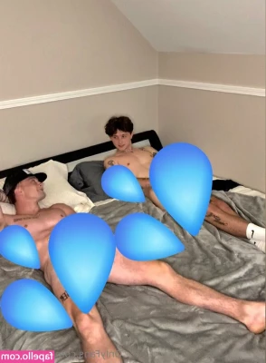 heyimjack - 18 yers old Hannah touches herself in the shower