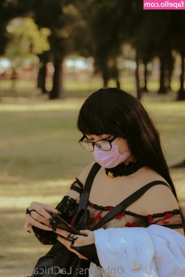 lachicaspider - Monday Blues 🦋 you think i look pretty in blue baby? or do i look