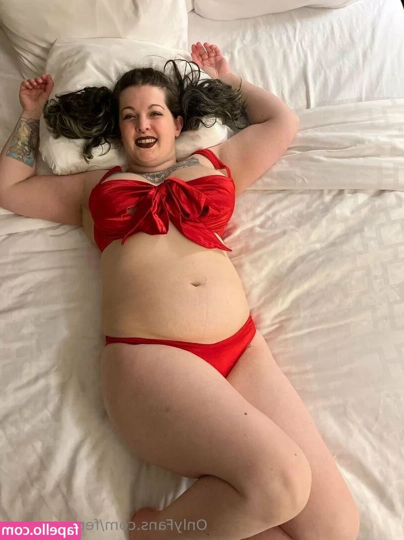 ferociousluci - Wanna see what s underneath   vixenmarietv
