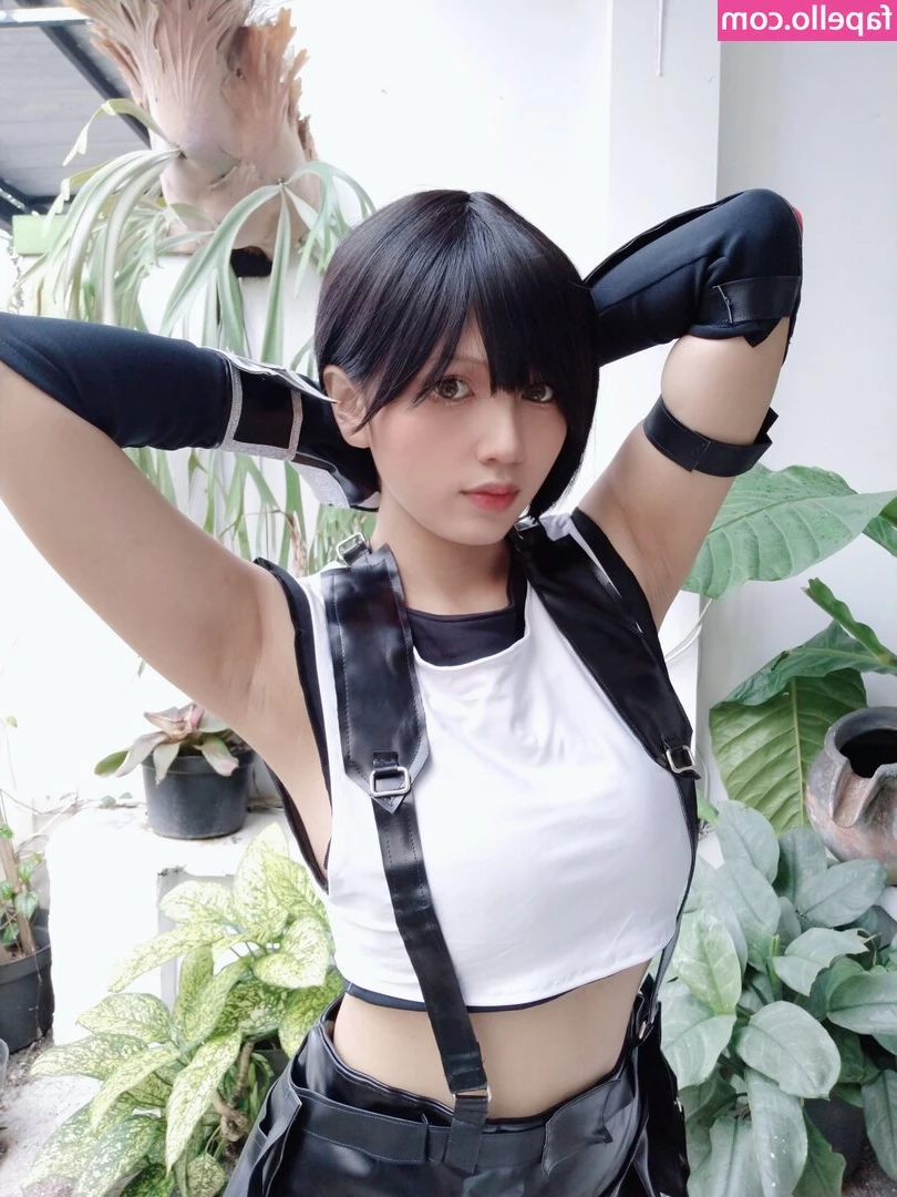 Rue.cosplayer [ rue-cosplayer ] - As requested I had someone else play with my belly 🥺😇 I love it