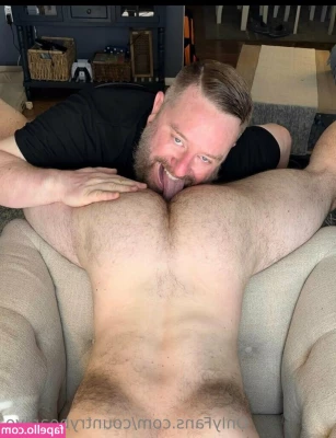 countrybearlive - Booty jiggles