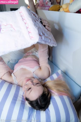 Blondelashes19 - Let me know what you d like more of