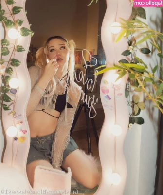 Blondelashes19 - I feel like you re hard rn