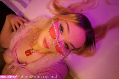 Blondelashes19 - Where do you like to be kisses most?💋💋 Guess my weak spot😜
