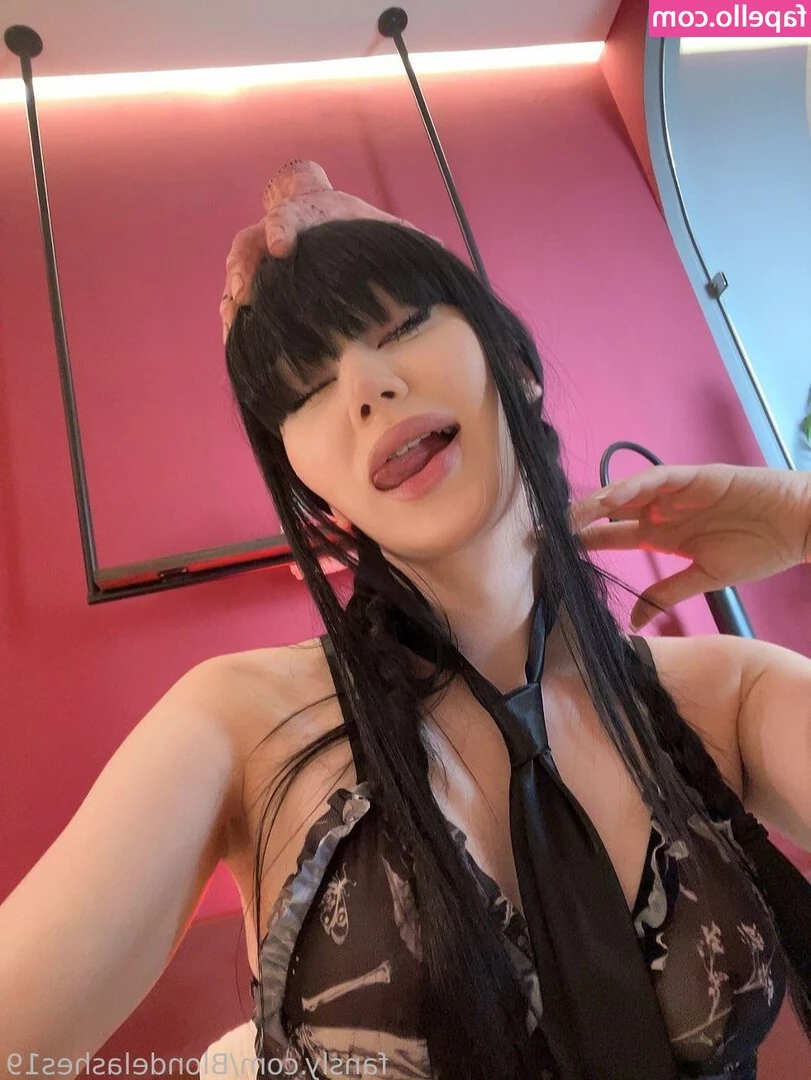 Blondelashes19 - Just bought a new dildo  figured I d try it out