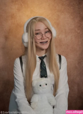 Blondelashes19 - Expand you mind! Read or fuck the librarian 😈 📚