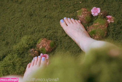 Blondelashes19 - After he sucked my dick, I told my bud to get on all fours 😈