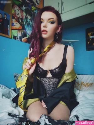 Louise Julie [ louise-julie ] - Witchy vibes with @roomorgue