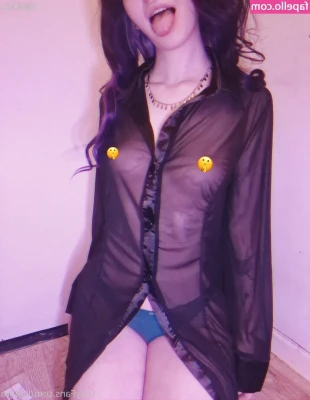 Louise Julie [ louise-julie ] - Pretty dress and big tits..... 😈