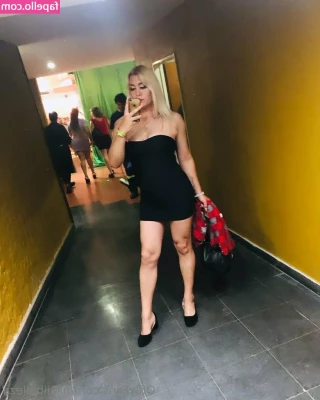 niikiibelleza - Today I got my first toy   can t wait to show u guys xx