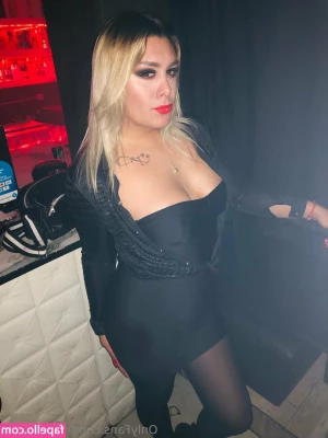 niikiibelleza - Ricas nalgas y tetas   Buen día
