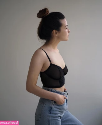ice_sparrow [ ice-sparrow ] - Should I do this naked?